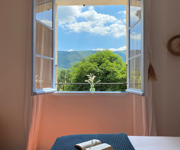 Bastide 1830 – Chambre 1 – Vue sur le Luberon