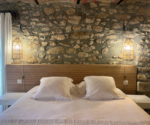Bastide 1830 – Chambre 3 – Lit