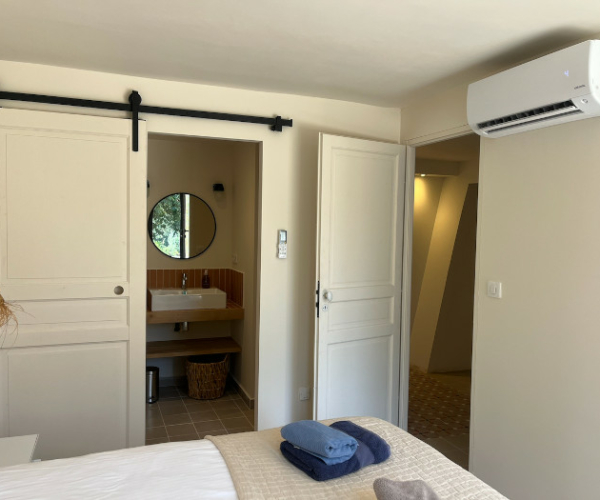 chambre climatisée en rez-de-jardin